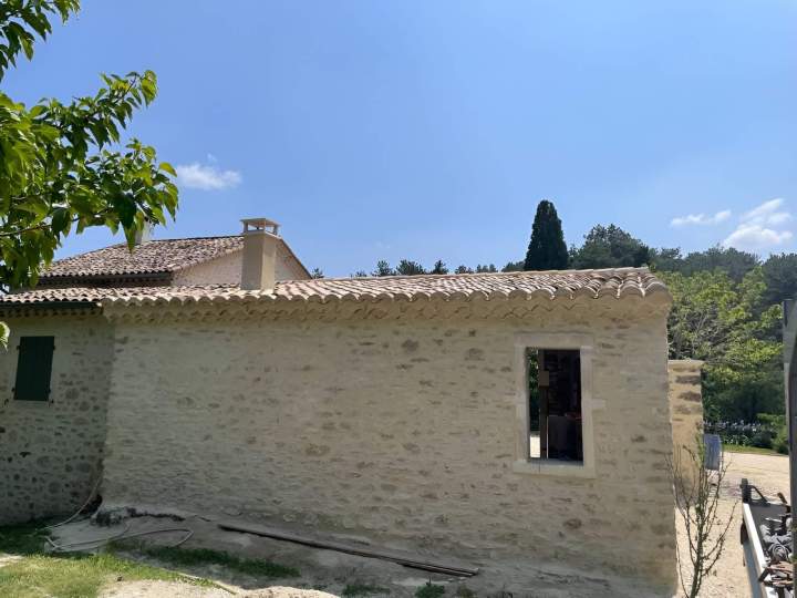 Construction en pierre de style rustique Grignan