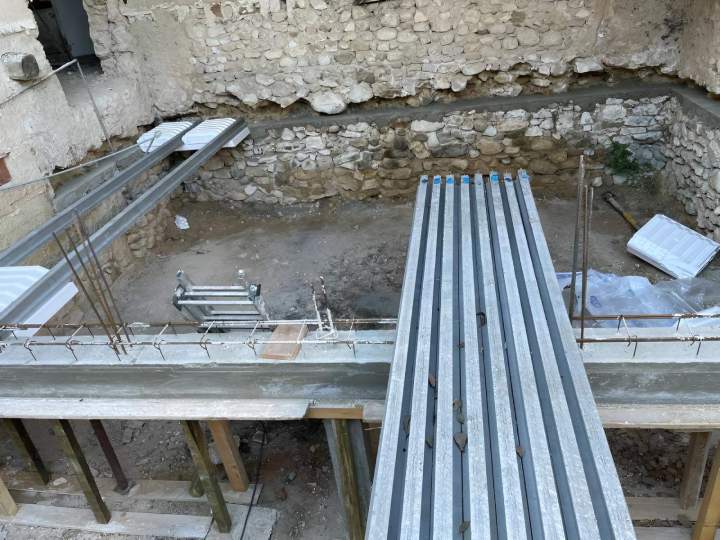 Intégration moderne sur structure ancienne Grignan