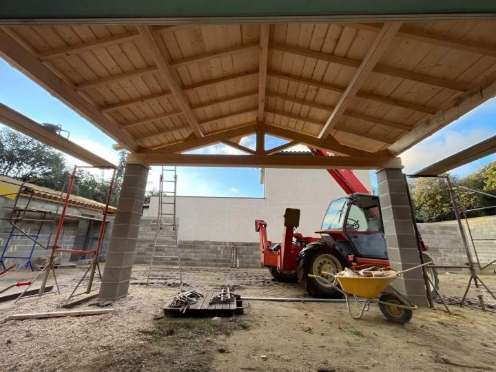 Construction abri avec charpente en bois Grignan