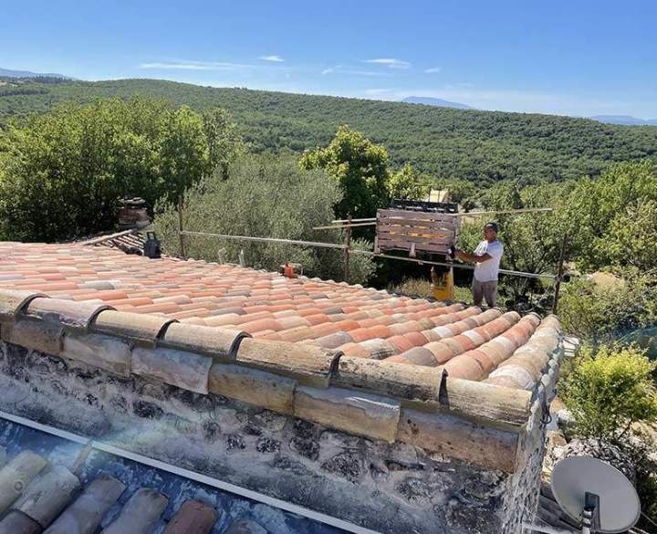 Rénovation de toiture, Rousset-les-Vignes